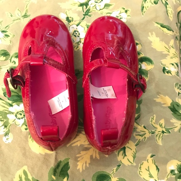 SOLD! 🌹 (Baby Gap, 6) Red Mary-Jane Shoes - Picture 2 of 8